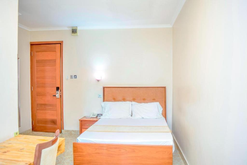 K27 Premier Backpackers Hostel Dar es Salaam Luaran gambar